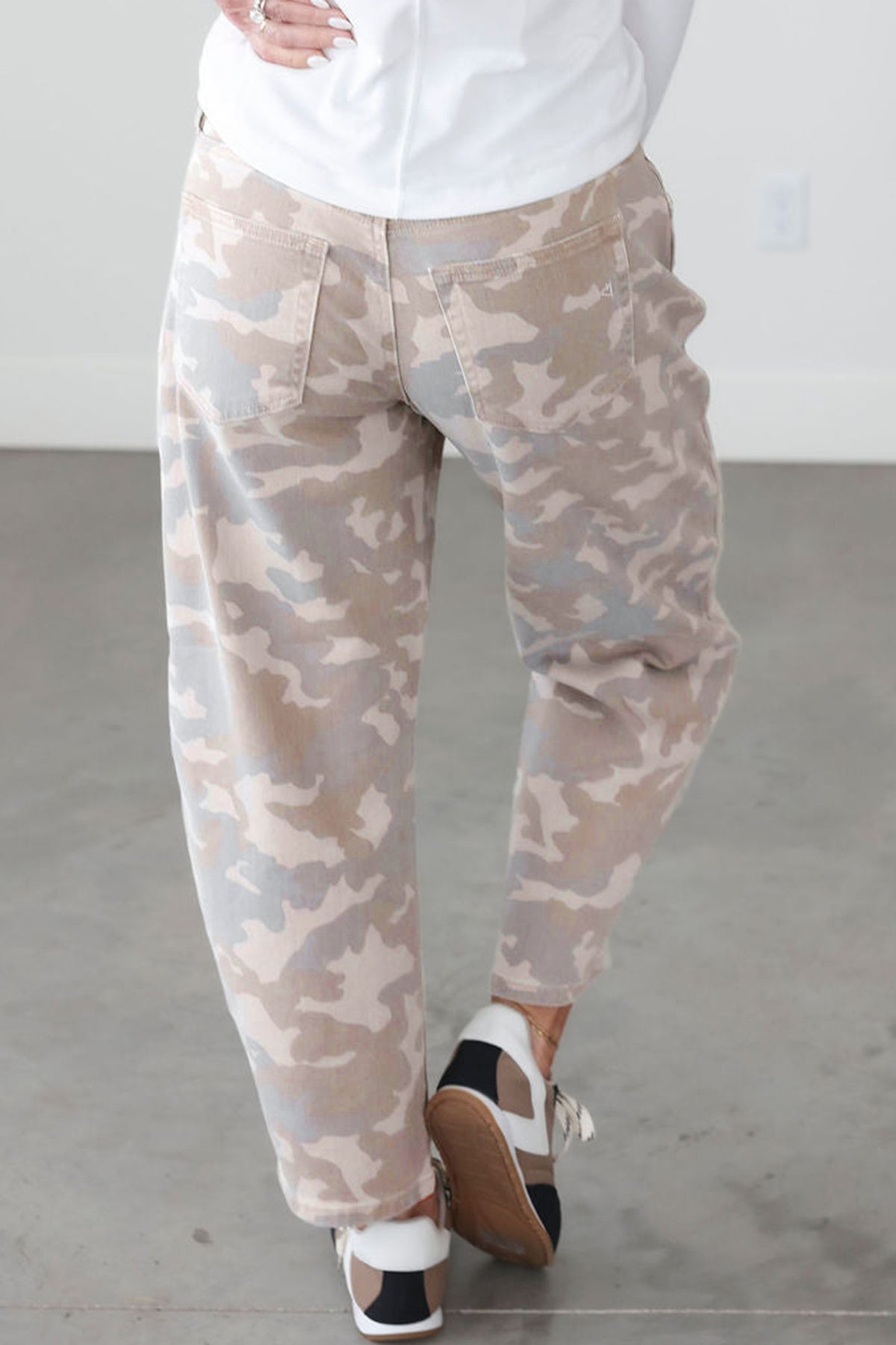 Khaki Camouflage Print Pocket Ankle-Length Barrel Jeans