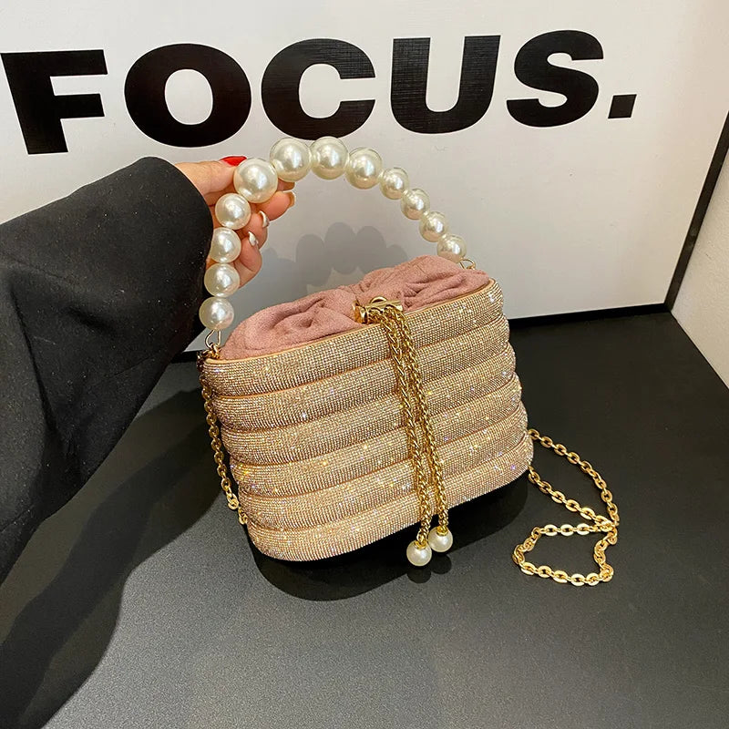 Dazzling a pearl Handbag