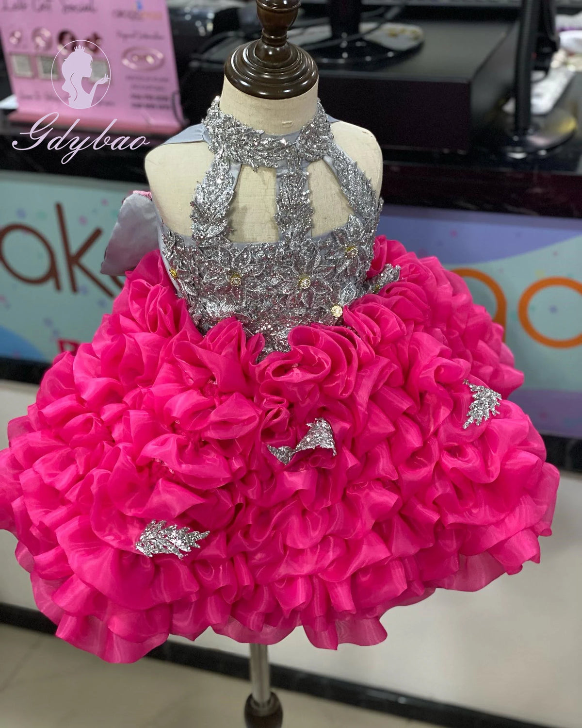 Customized Hot Pink Flower Girl Dress For Wedding Beaded Puffy Applique Knee Length Kids Birthday Pageant First Communion Gown