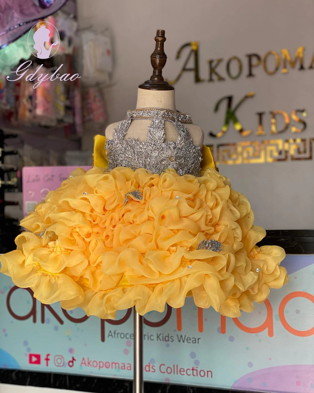 Customized Hot Pink Flower Girl Dress For Wedding Beaded Puffy Applique Knee Length Kids Birthday Pageant First Communion Gown